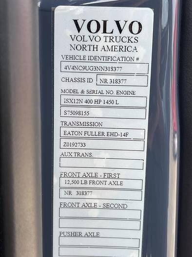 2022 Volvo VNL64, Cummins ISX 12L 400HP CNG Engine, Amazon Truck, 600 miles only