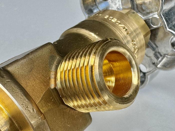 Gas Valve CGA350 - 3360 psi 316L - D20030511 Brass Sold by cases (20 units in a case)
