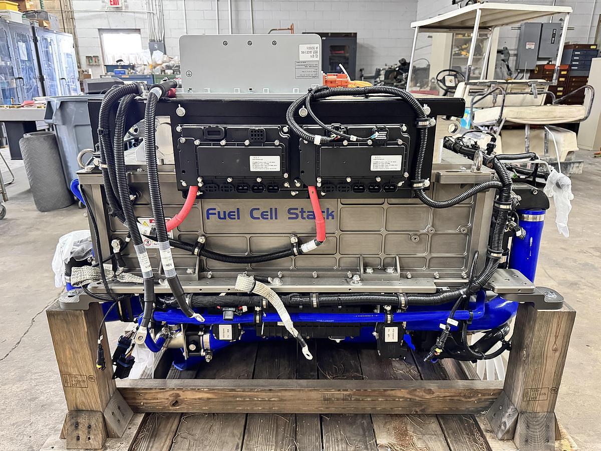 2024 Hyzon 200kW Hydrogen Fuel Cell Complete System with Battery