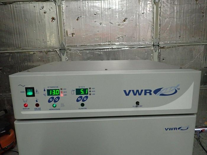 Used VWR Sheldon Manufacturing Model 2300 Water-Jacketed Heated CO2 Incubator