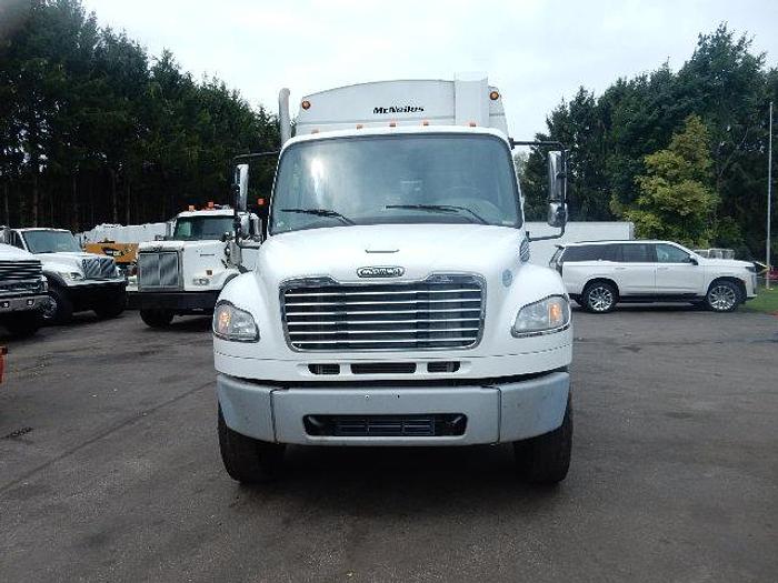 Used 2009 Freightliner M2-106