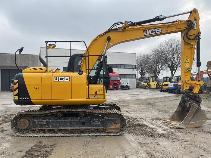 Usato 2018 JCB JS130 LC