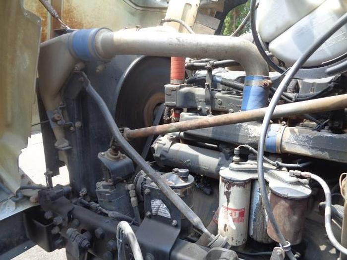 Used 1996 Mack RD690S- Stock #: 8626