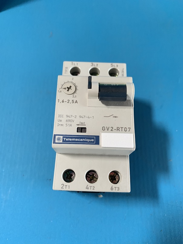 Used Telemecanique Motor Circuit Breaker GV2-RT07