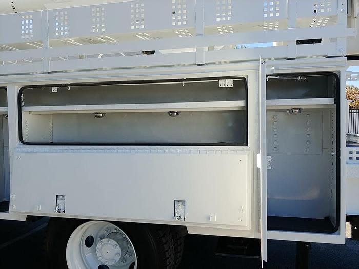 Used Altec AM855 60ft Over-center Bucket Boom on 2009 Chevrolet C8500 Utility Truck - 09489