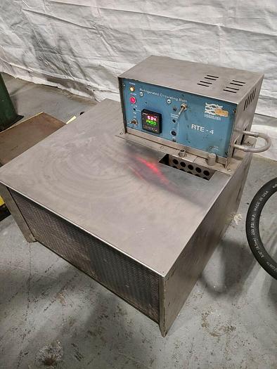 Used NESLAB Refrigerated Circulating Bath RTE 4 Lab Equipment