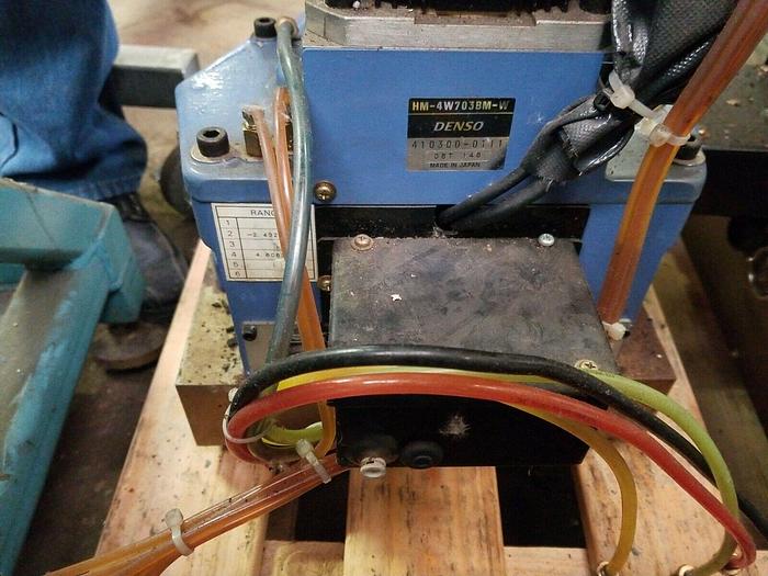 Used Denso HM-4W703BM-W 410300-0111 Robotic Arm