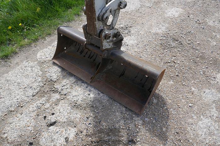 Used 2009 TAKEUCHI TB016