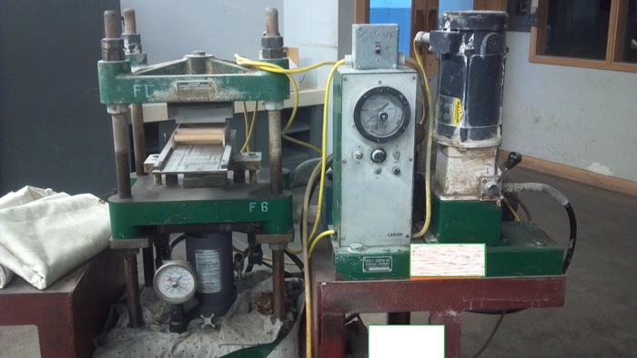 25 Ton Carver Lab Press 2702