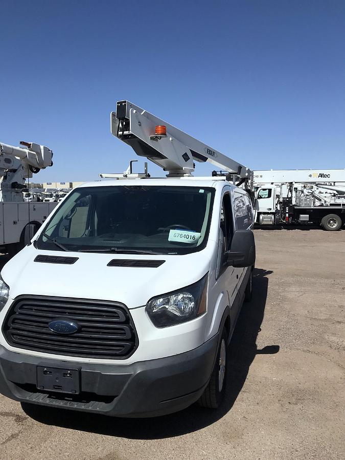 Used 2019 VERSALIFT VANTEL29NE-01