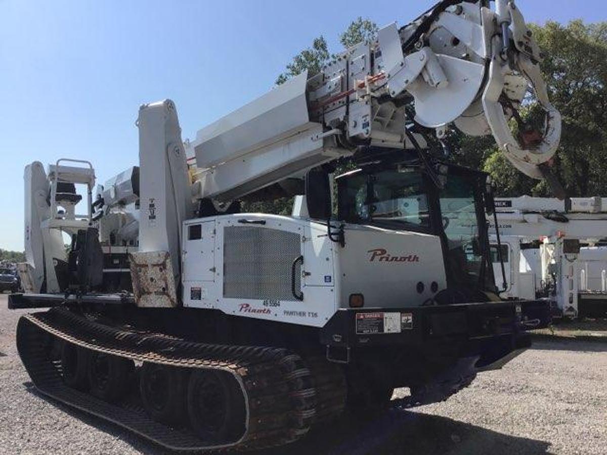 Used 2017 ALTEC DT80 Digger Derrick Crane Truck