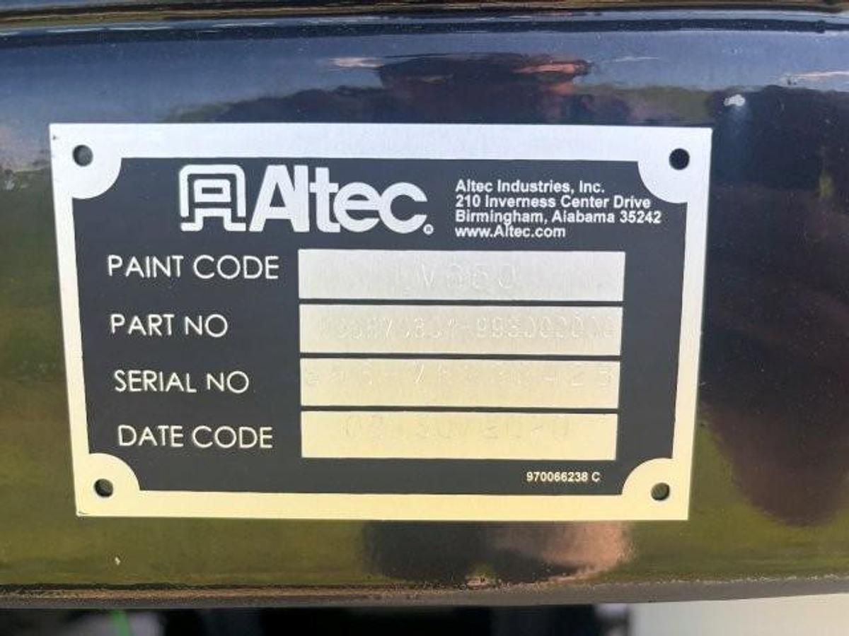 Used 2021 ALTEC REMOTE CONTROL INSULATED TRIMMER MT66-E76