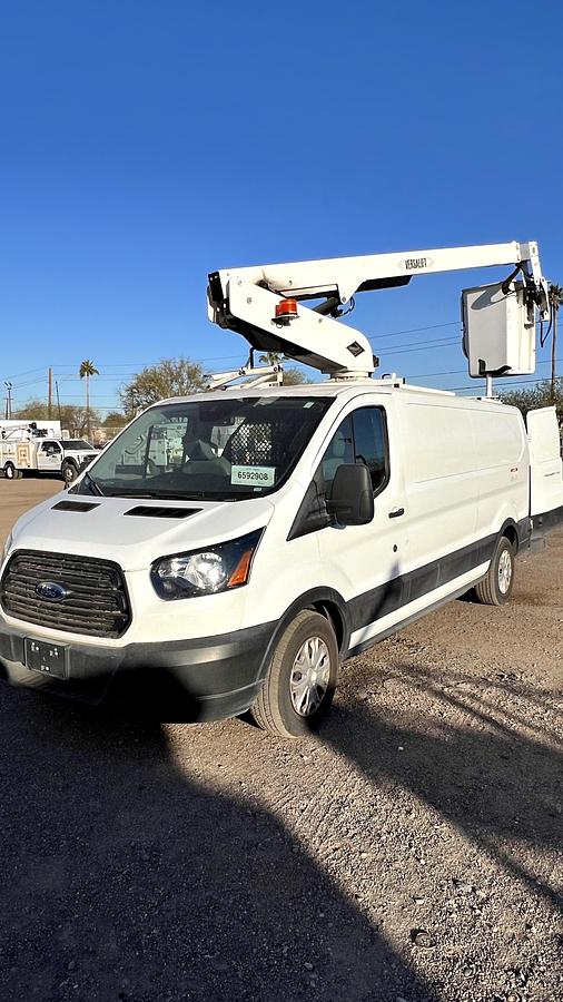 Used 2019 VERSALIFT VANTEL29NE-01