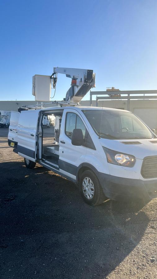 Used 2019 VERSALIFT VANTEL29NE-01
