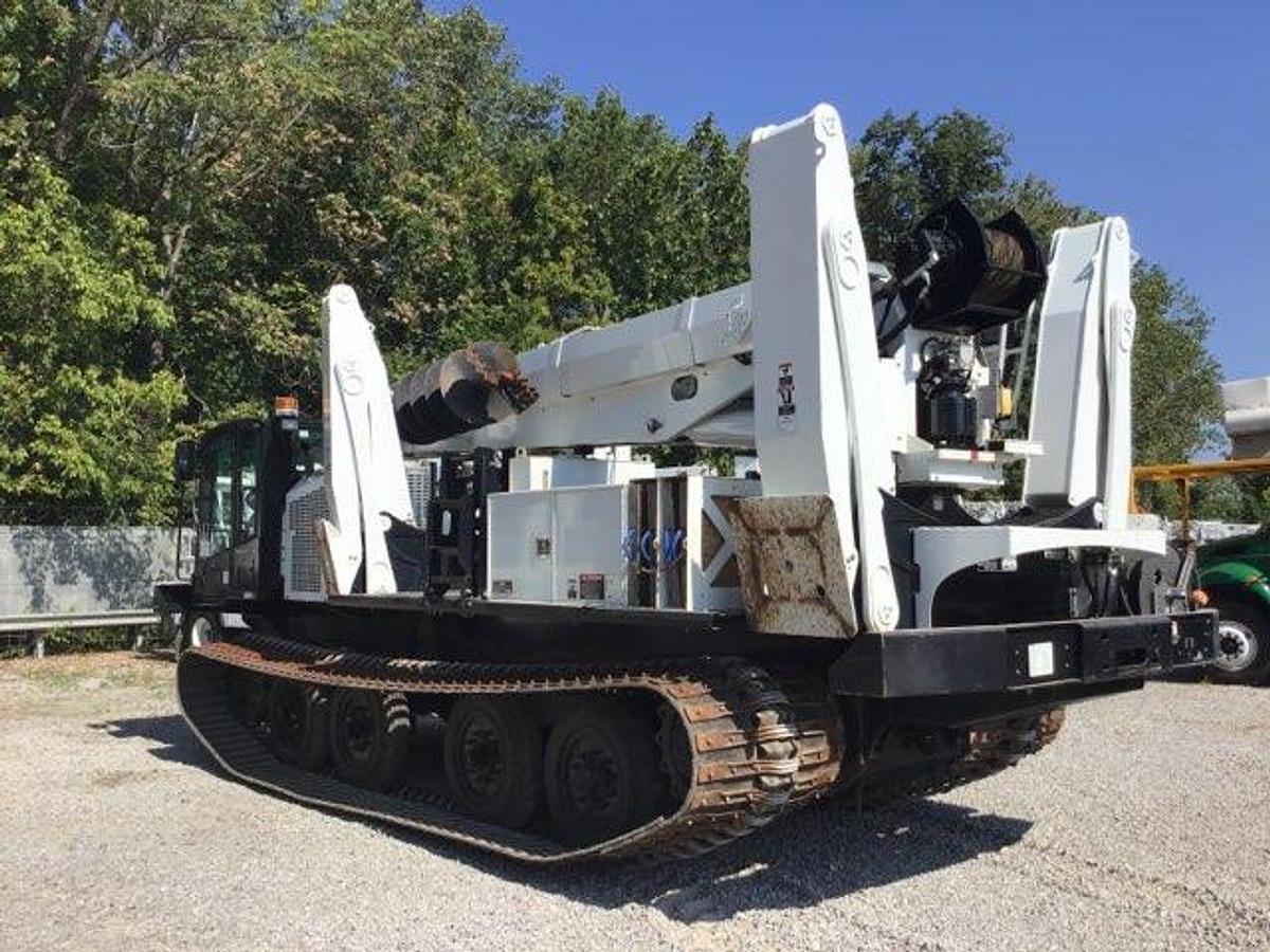 Used 2017 ALTEC DT80 Digger Derrick Crane Truck