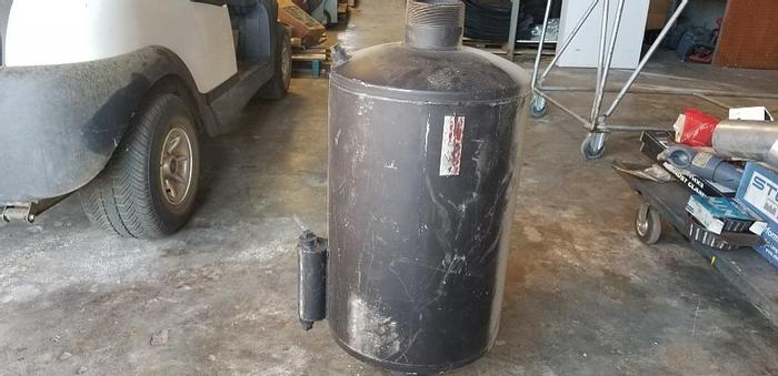 Used NEW SURPLUS GT EXHAUST SILENCER # 202-21035-1-14632 SN# 92715
3-1/2" " I.D. INLET & OUTLET 14" DIAMETER BODY LEGTH 21"