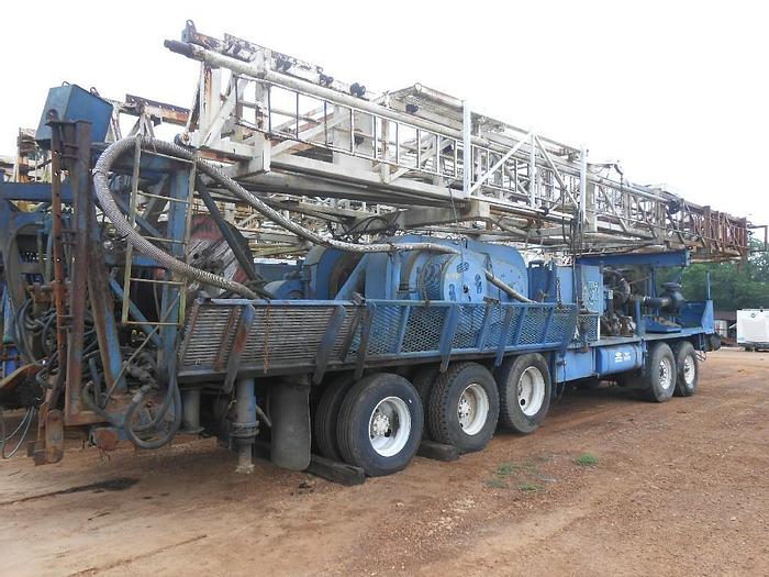 Used CRANE CARRIER RIG
