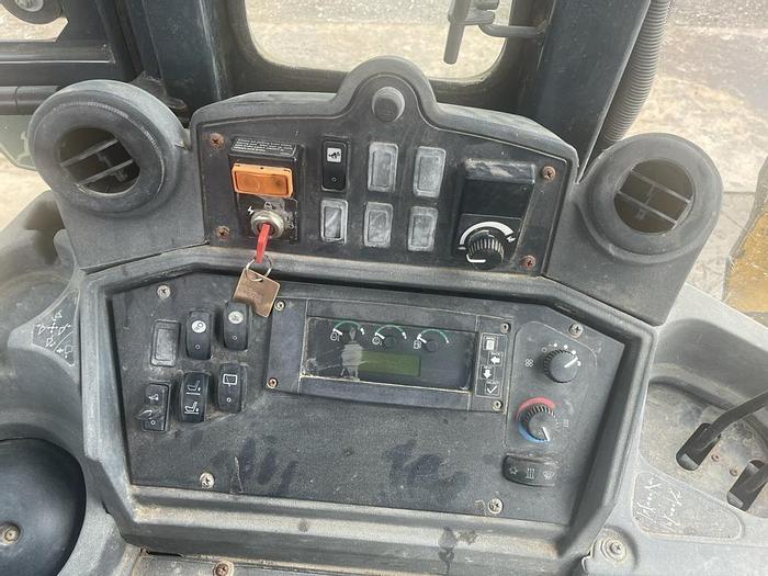 Used 2011 JOHN DEERE 310SJ