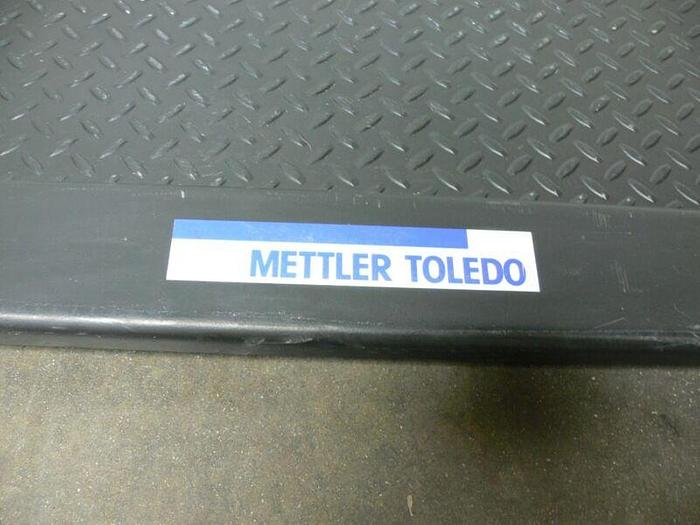 Used Mettler Toledo IND560 Harsh 500lb Scale Terminal w/ 30" x 38" Platform + Ramps