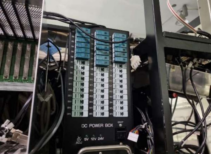 Used 1995 TEL Mark-8 CLEAN Track System 2-Coater/2-Developer