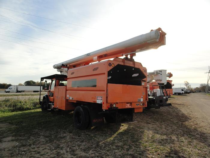 Used 2011 FREIGHTLINER BUSINESS CLASS M2 106