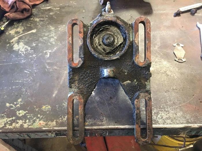 Used DETROIT DIESEL  DIRECT DRIVE FAN HUB/SPINDLE ASSEMBLY S60 8929537