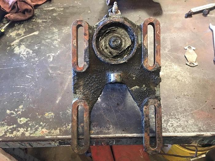 Used DETROIT DIESEL  DIRECT DRIVE FAN HUB/SPINDLE ASSEMBLY S60 8929537