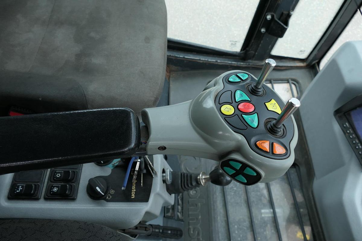 Gebraucht Johnston CN200 Sweeper