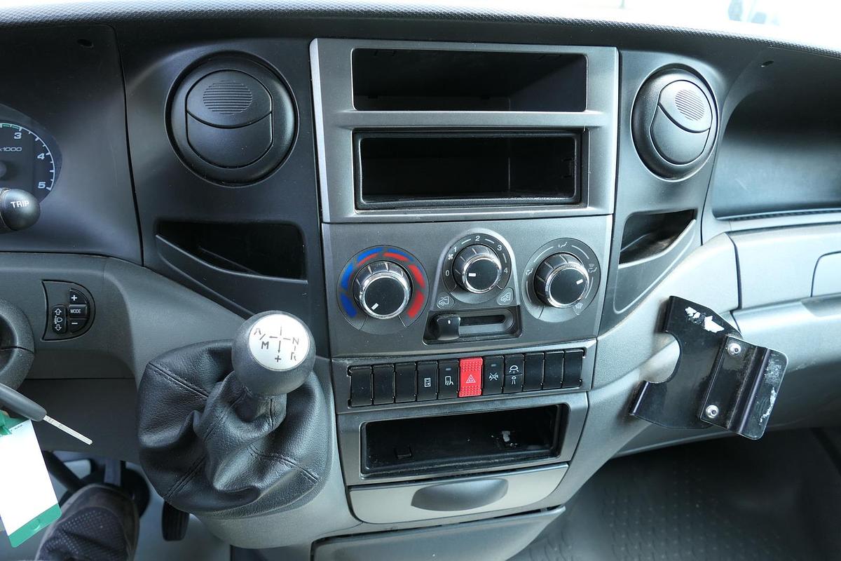 Gebraucht Iveco Daily 35 S11 C30C AUTOMATIK KAMERA Regale LUFT DURCHGANG EURO-5 CoC