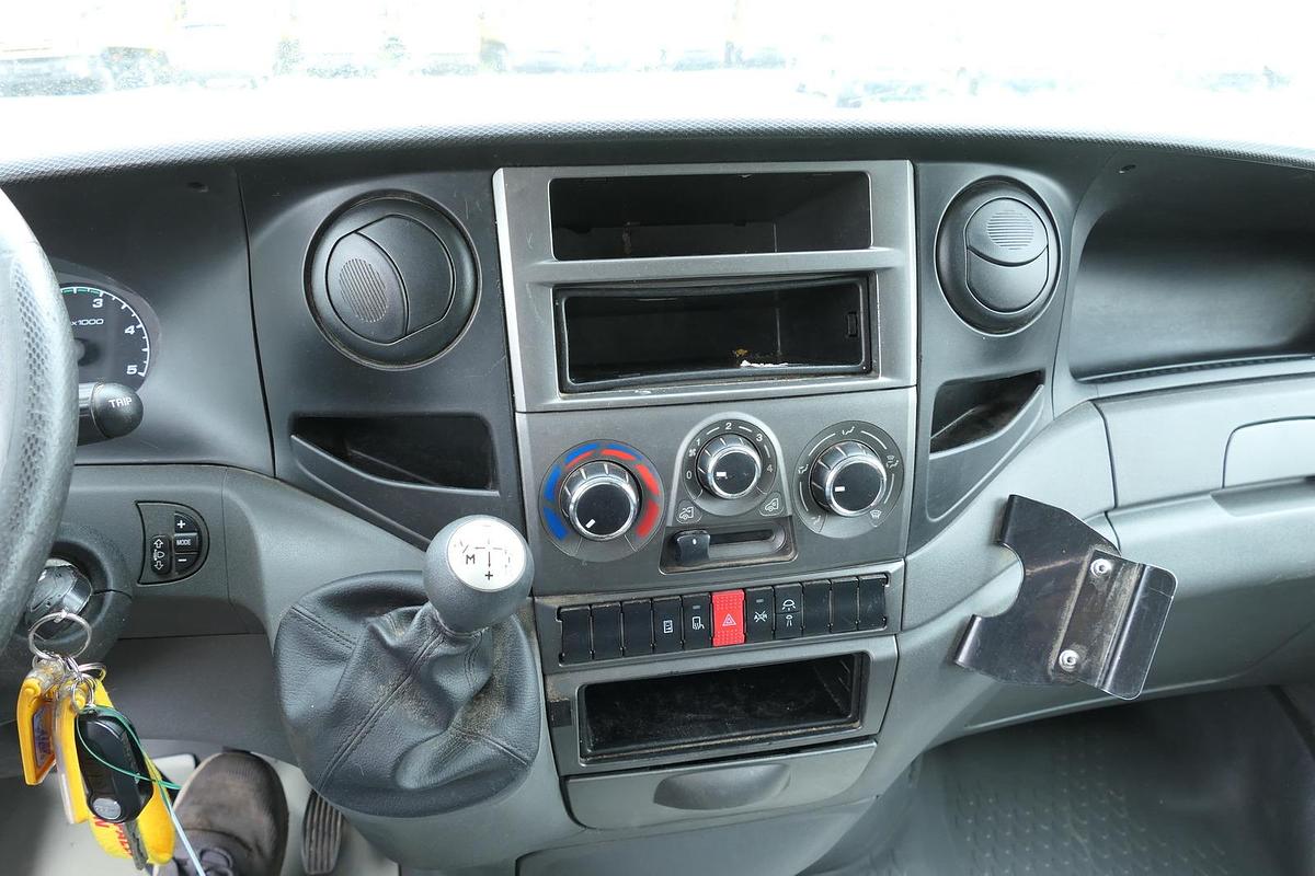 Gebraucht Iveco Daily 35 S11 C30C AUTOMATIK KAMERA Regale LUFT DURCHGANG EURO-5 CoC