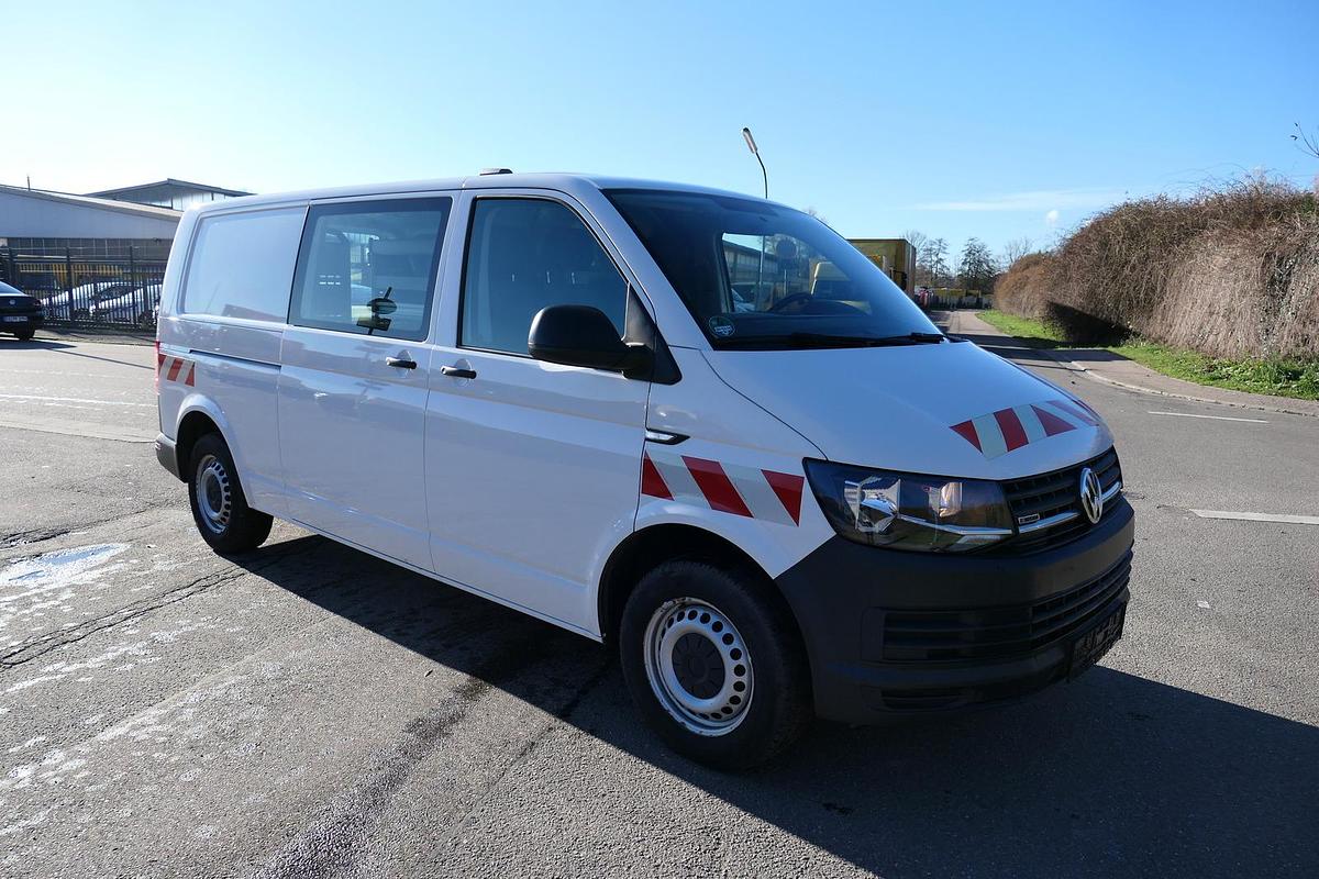 Gebraucht Volkswagen T6 Transporter 2.0 TDI lang 4Motion 3Sitzer AHK Werkstatteinbauten - KLIMA