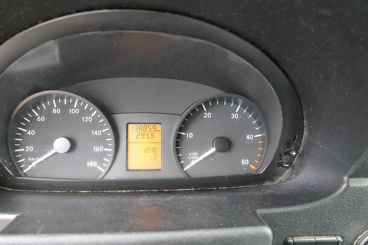 Gebraucht Mercedes-Benz SPRINTER 310 CDI MAXI EURO-5 KOFFER REGALE KAMERA DURCHGANG