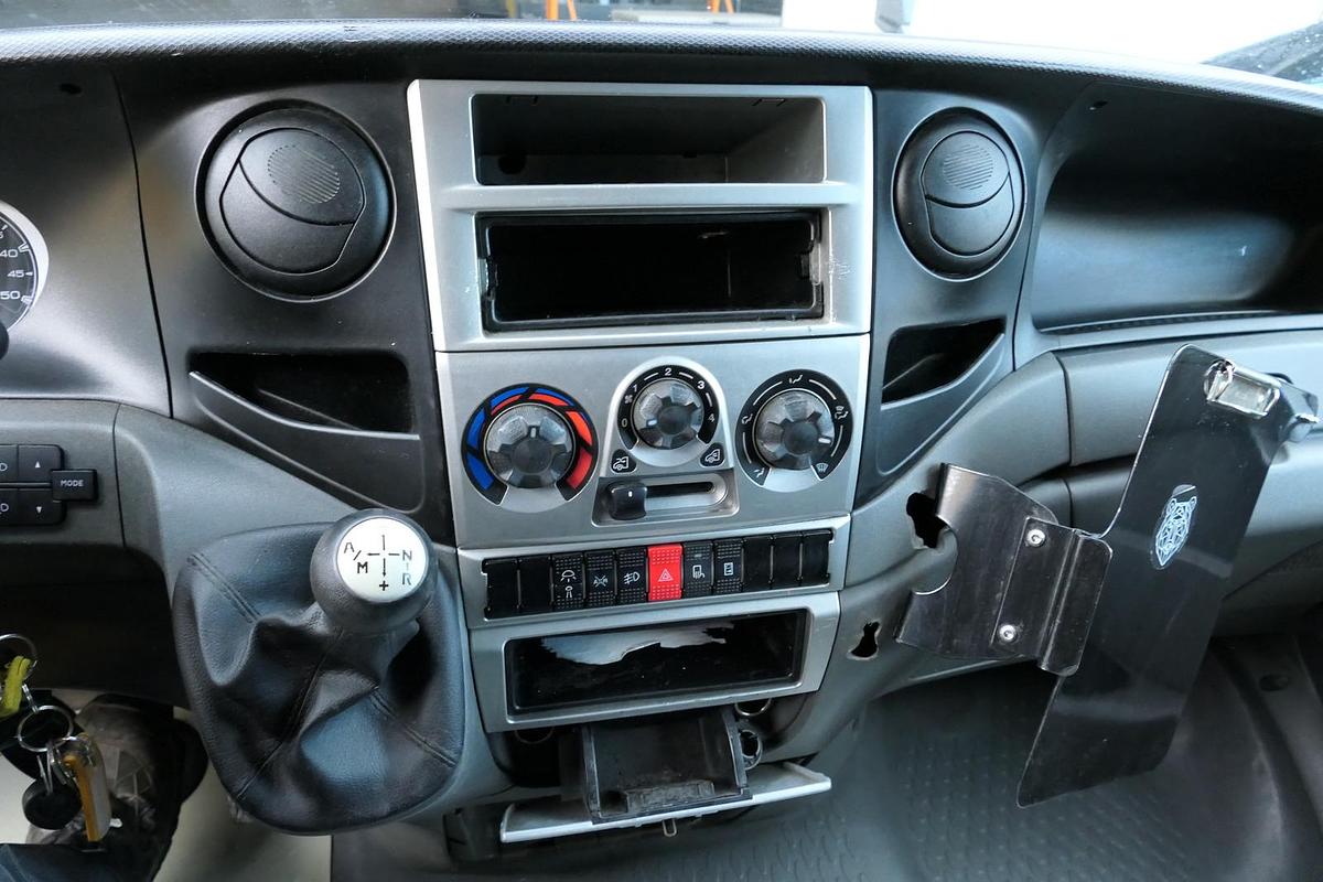 Gebraucht Iveco Daily 35 S11 C30C AUTOMATIK KAMERA MAXI Regale DURCHGANG