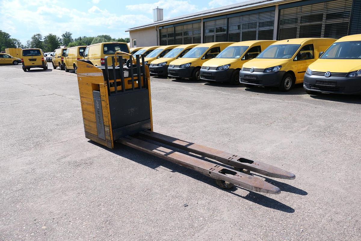 Gebraucht Jungheinrich ESE 220 Batterie 09/2018 lange Gabeln!