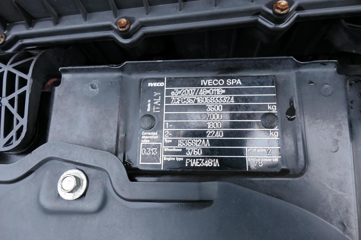 Gebraucht Iveco Daily 35 S11 C30C AUTOMATIK KAMERA Regale LUFT DURCHGANG EURO-5 CoC