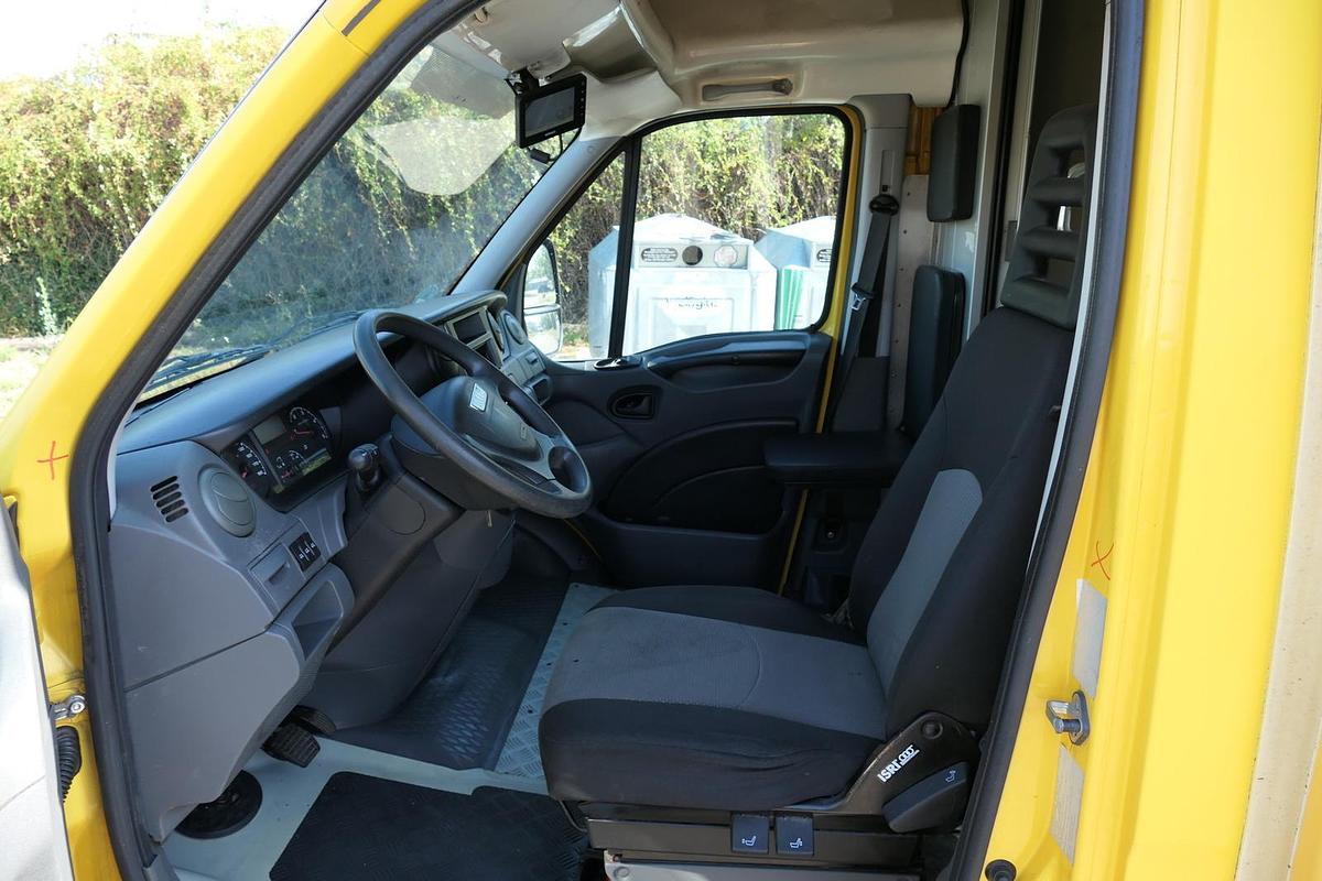 Gebraucht Iveco Daily 35 S11 C30C AUTOMATIK KAMERA Regale LUFT DURCHGANG EURO-5 CoC