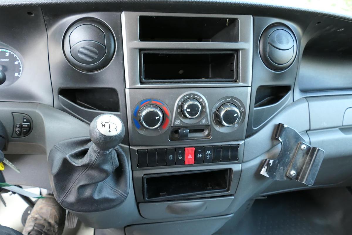 Gebraucht Iveco Daily 35 S11 C30C AUTOMATIK KAMERA Regale LUFT DURCHGANG EURO-5 CoC