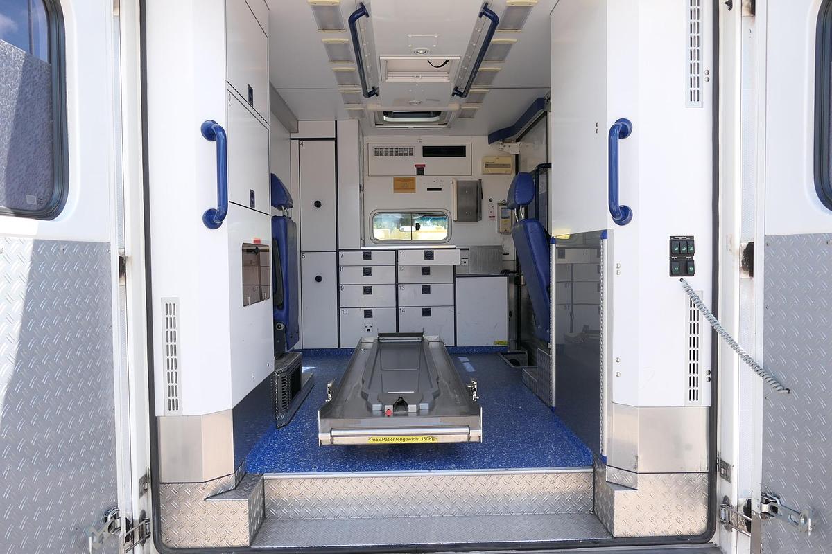 Gebraucht Mercedes-Benz Sprinter 519 CDI Klima Krankenwagen Fahrtec Aufbau