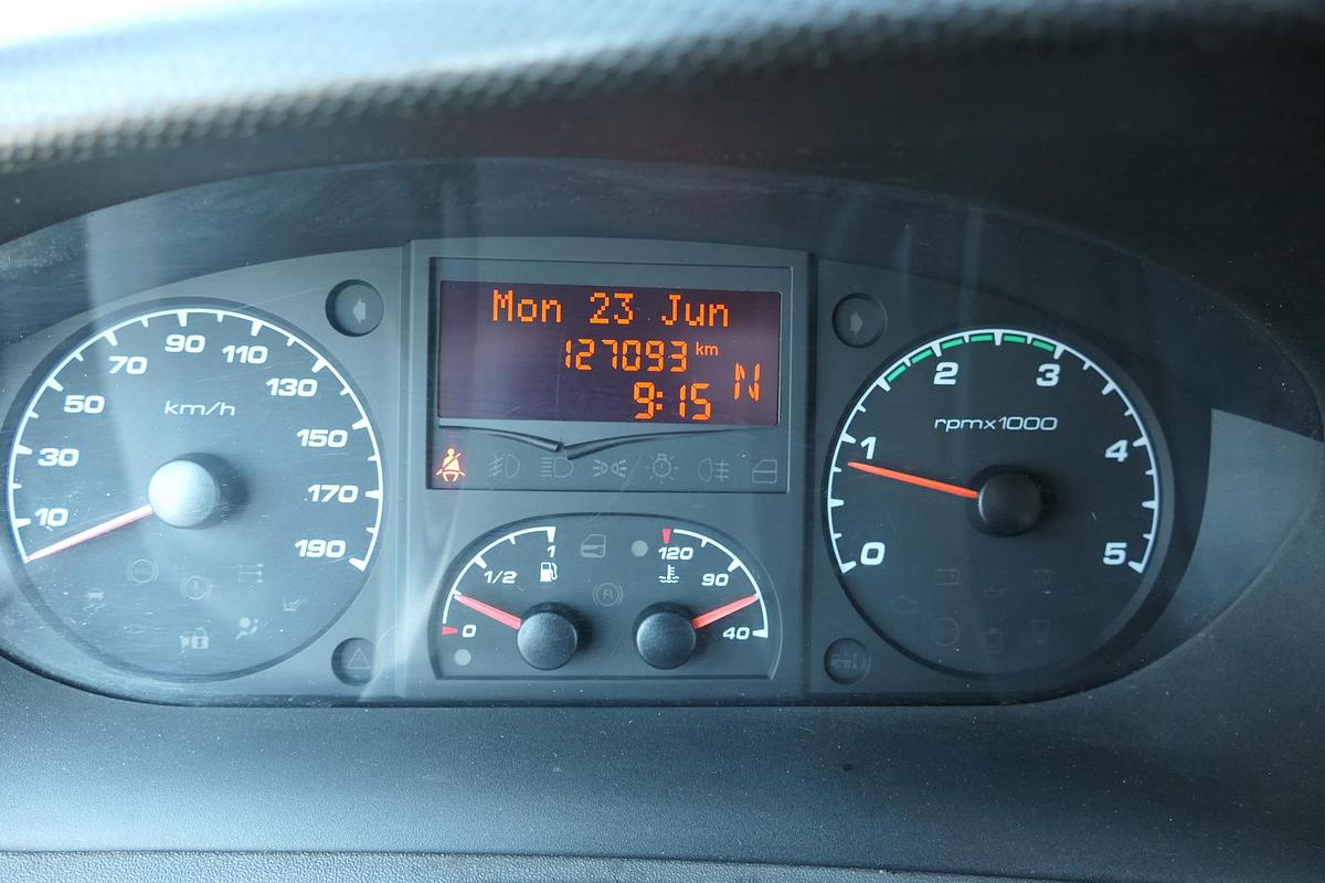 Gebraucht Iveco Daily 35 S11 C30C AUTOMATIK KAMERA Regale LUFT DURCHGANG EURO-5 CoC