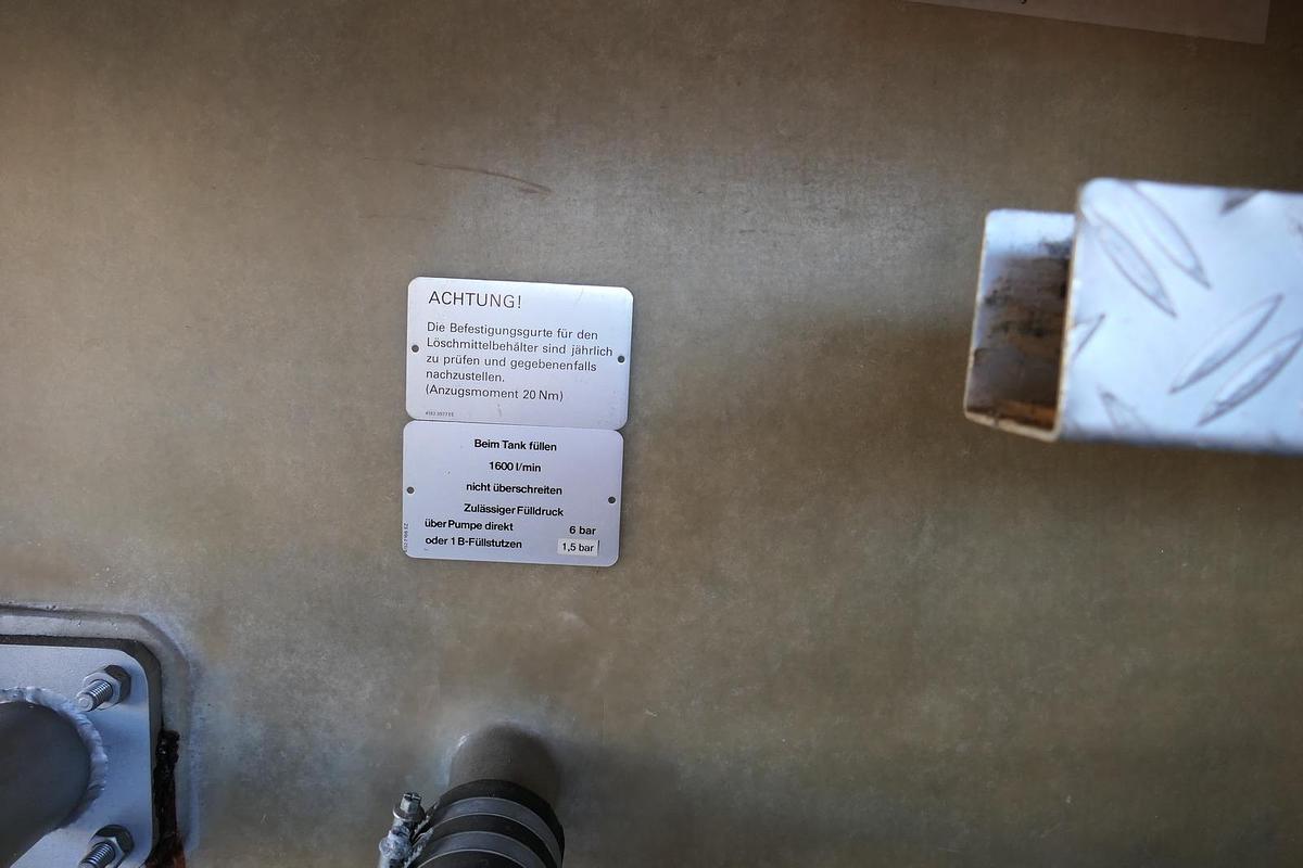 Gebraucht Iveco FF 95 E LF 8 DoKa AHK 4X4 SFZ FEUERWEHR Einzelbereifung!!