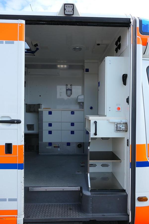 Gebraucht Mercedes-Benz 319 Sprinter 6-Zylinder Rettungswagen  Strobel
