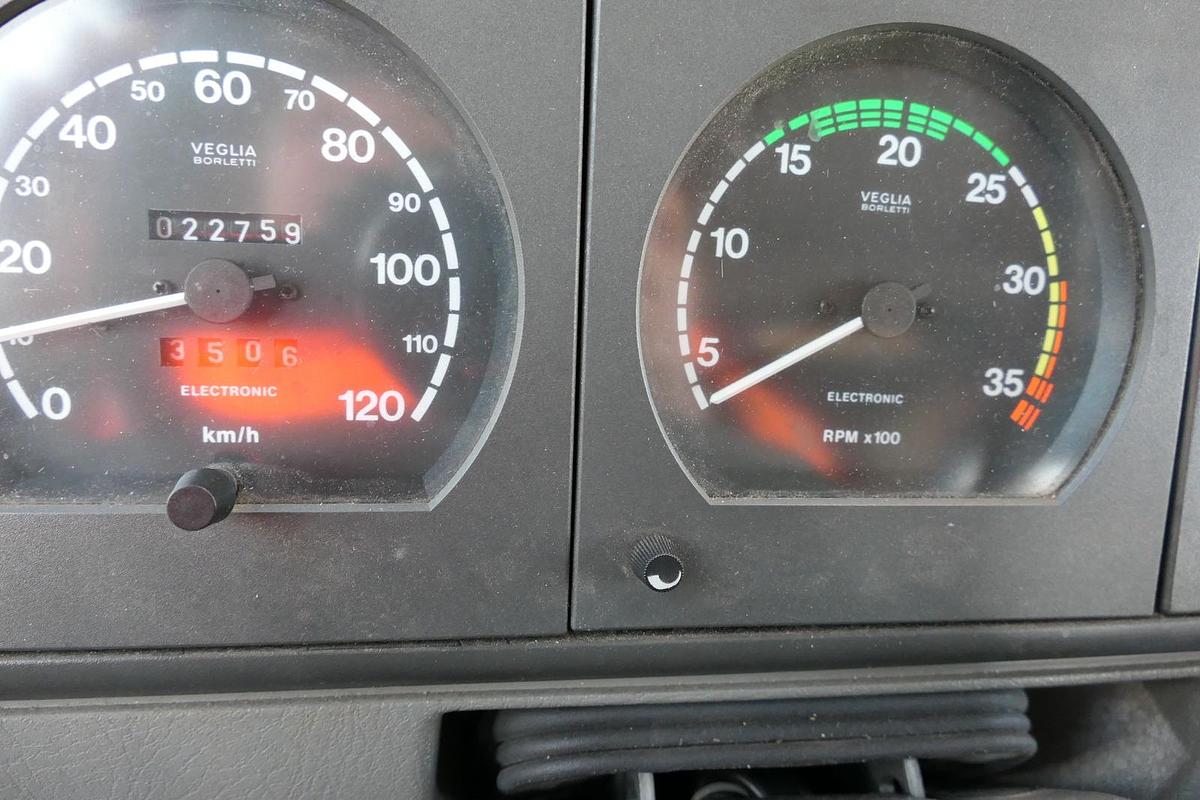 Gebraucht Iveco FF 95 E LF 8 DoKa AHK 4X4 SFZ FEUERWEHR Einzelbereifung!!