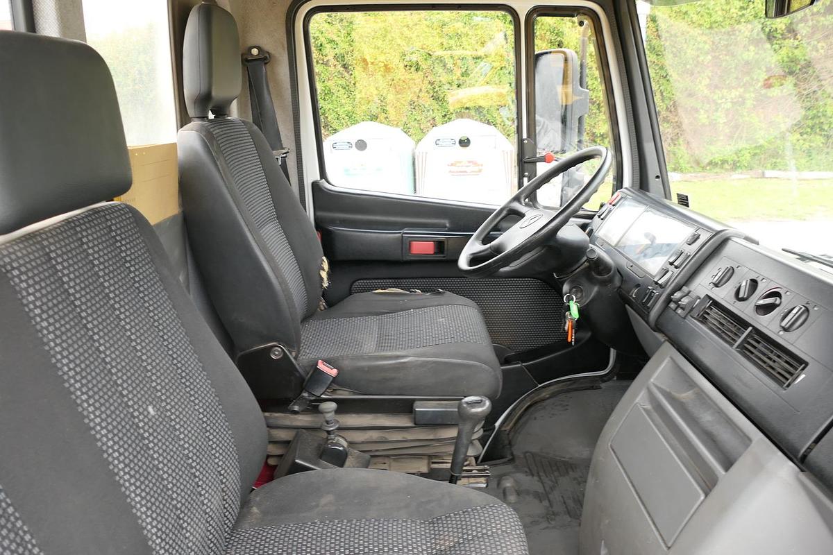 Gebraucht Mercedes-Benz Vario 816D mit Ladekran 3 Sitzer Standheizung HIAB XS 055 DUO - AHK