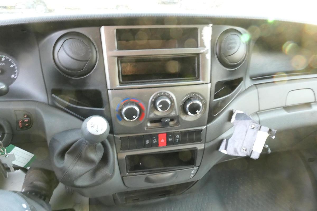 Gebraucht Iveco Daily 35 S11 C30C AUTOMATIK KAMERA MAXI KAMERA Regale LUFT - EURO 5 - CoC