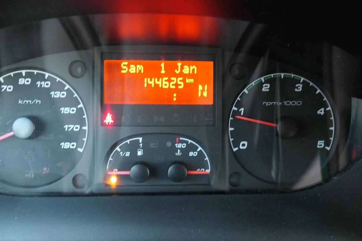 Gebraucht Iveco Daily 35 S11 C30C AUTOMATIK KAMERA Regale LUFT DURCHGANG EURO-5 CoC