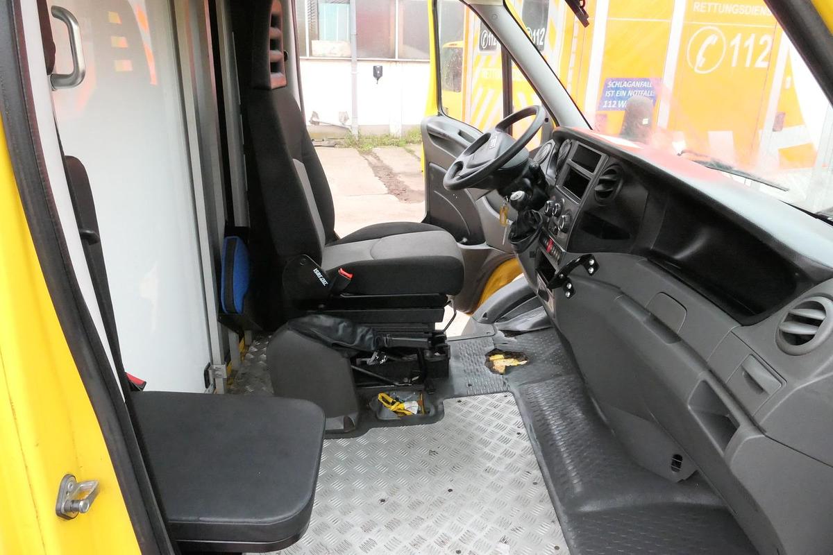 Gebraucht Iveco Daily 35 S11 C30C AUTOMATIK KAMERA Regale LUFT DURCHGANG EURO-5 CoC