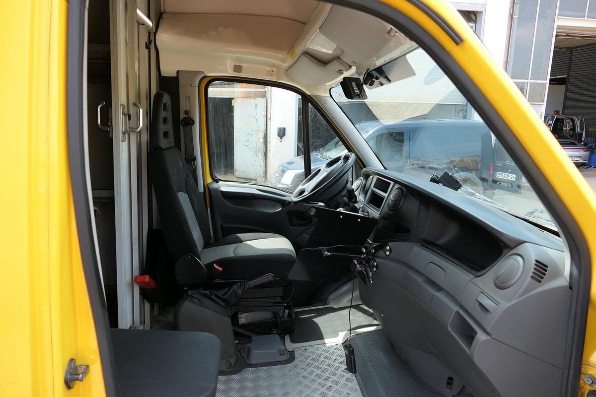 Gebraucht Iveco Daily 35 S11 C30C AUTOMATIK KAMERA Regale LUFT DURCHGANG EURO-5 CoC