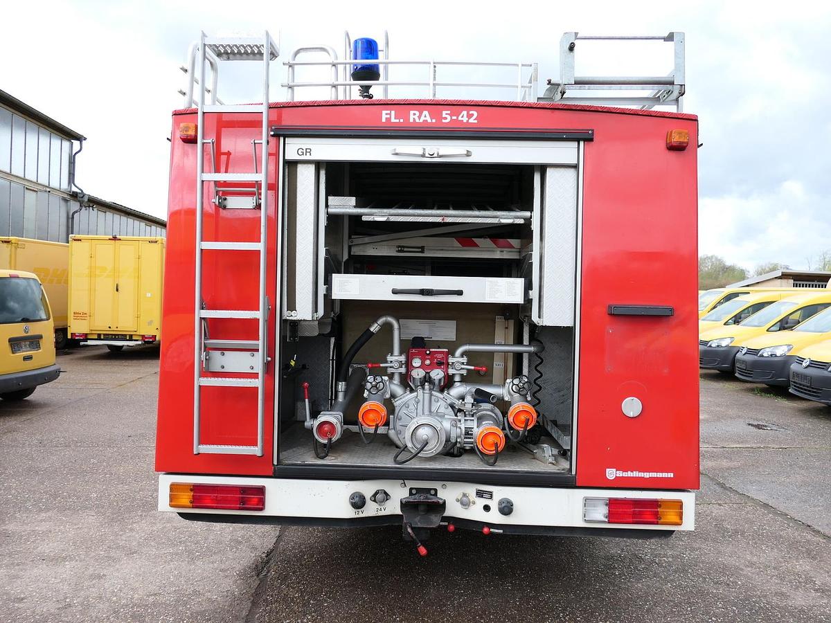 Gebraucht Mercedes-Benz 814 D LF 8/6 DoKa AHK Löschwassertank 600L Schlingmann