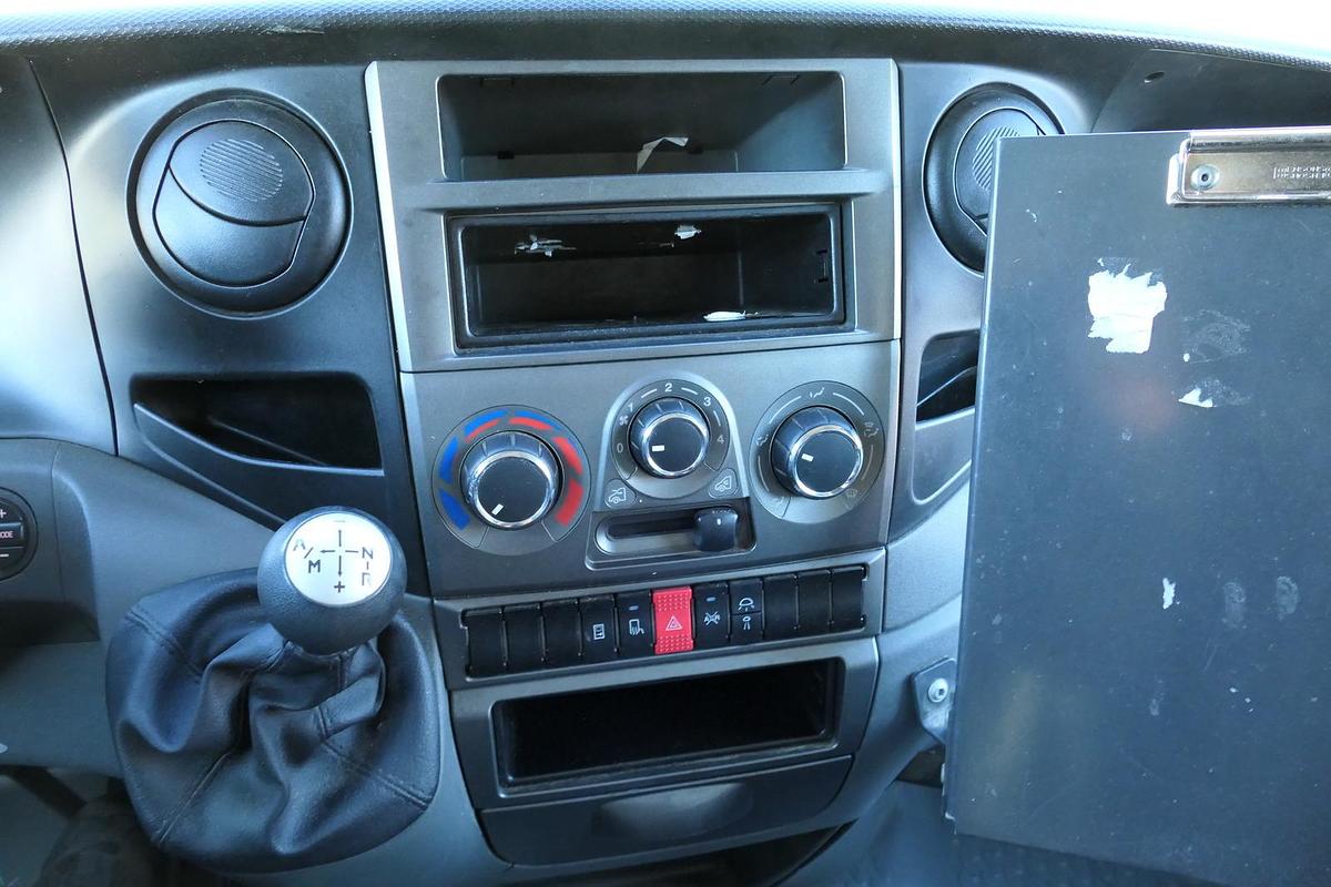 Gebraucht Iveco Daily 35 S11 C30C AUTOMATIK KAMERA Regale LUFT DURCHGANG EURO-5 CoC