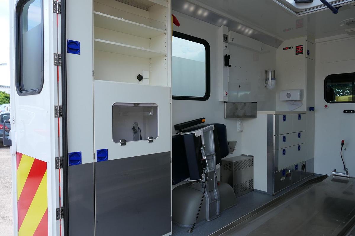 Gebraucht Mercedes-Benz 319 Sprinter 6-Zylinder Rettungswagen  Strobel